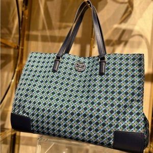 NWT Tory Burch Ella Printed Tote in Navy Multi Geo Logo